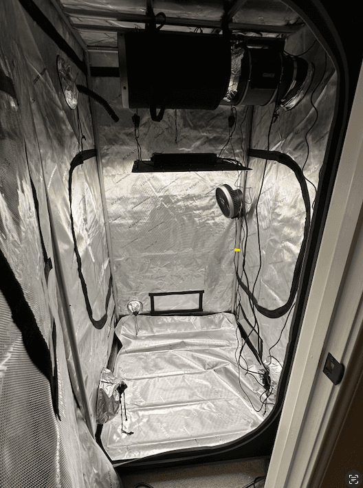 3x3x6 tent - AC Infinity.png